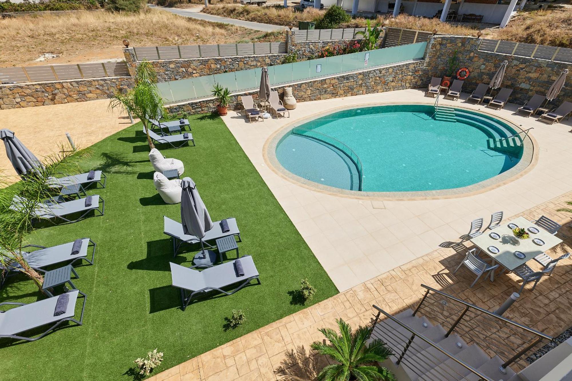 Luxury Suites In Stavromenos Buitenkant foto